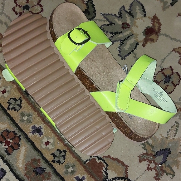Old Navy Lime Green StrapSandals kids,girls - Picture 2 of 2